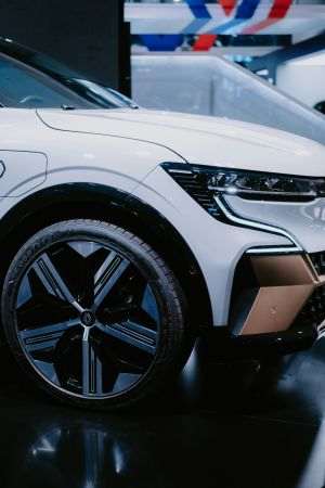 Reuters: Renault va investi peste 10 miliarde de euro în maşini electrice şi modele mai accesibile
